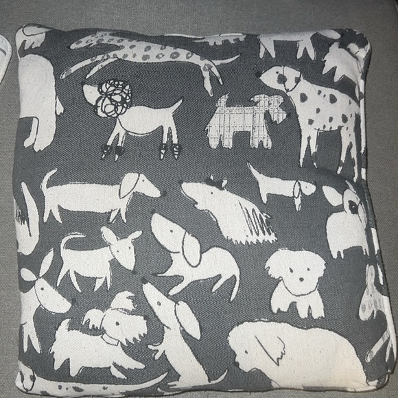 Dog print throw pillow Raymour & Flanigan - Picture 3 of 3